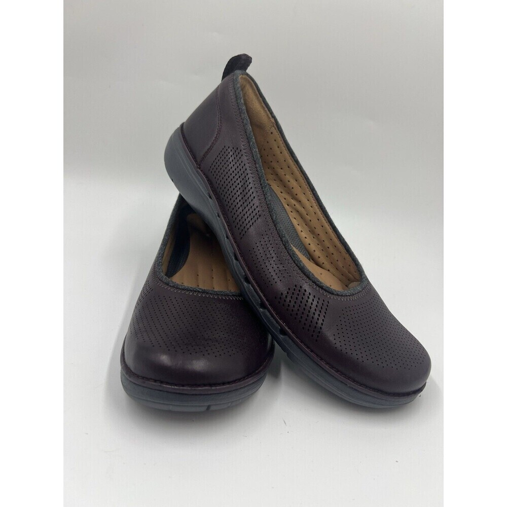 NWOB Clarks Artisan Unstructured 9 Shoes Maroon Burgundy Leather Slip On
